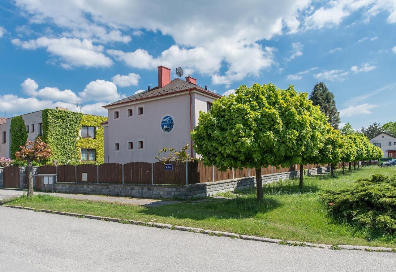 Penzion Leknin Trebon Exterior photo